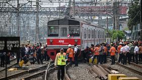 Sebanyak 10 perjalanan Commuter Line Bogor mengalami keterlambatan lebih dari satu jam, sementara dua perjalanan lainnya dibatalkan setelah Commuter Line No. 1183 relasi Bogor-Jakarta Kota tertemper seseorang di jalur rel lintas Pasar Minggu-Manggara