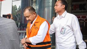 Komisi Pemberantasan Korupsi (KPK) memanggil Sekretaris Daerah Pemerintah Kabupaten Pemalang Bagus Sutopo (BS) dan Kepala Dinas Pekerjaan Umum dan Penataan Ruang (PUPR) Pemalang Joko Triasmoro (JT) untuk diperiksa sebagai saksi.