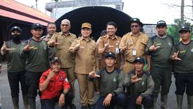 Gubernur Kalimantan Barat Ria Norsan meminta masyarakat menghentikan sementara aktivitas pembukaan maupun pembakaran lahan selama musim kemarau. Langkah tersebut diperlukan untuk mencegah kebakaran hutan dan lahan (karhutla) kembali meluas.