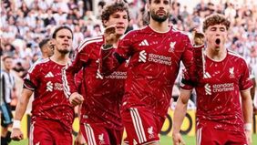 Liverpool berusaha merespons dengan meningkatkan tekanan. Florian Wirtz sempat menguji kiper Newcastle, Martin Hornicek pada menit ke-17, tetapi tembakannya masih mampu digagalkan.