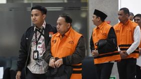 Komisi Pemberantasan Korupsi (KPK) menetapkan Rektor Universitas Jenderal Soedirman (Unsoed) Akhmad Sodiq bersama lima orang lainnya sebagai tersangka dalam kasus dugaan korupsi pada proses penerimaan mahasiswa baru.
