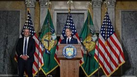 Pemerintah Amerika Serikat menjatuhkan sanksi ekonomi baru terhadap Iran dengan menyasar lima sektor utama, yakni aset digital, teknologi, emas, penerbangan, dan pelayaran.