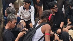 Meski begitu ia takkan hadir dalam demo esok