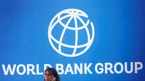 Sebuah video berdurasi 10 menit 35 detik yang diunggah di YouTube mengeklaim Indonesia telah resmi keluar dari sistem perbankan World Bank dan International Monetary Fund (IMF).