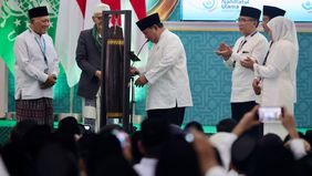 Presiden Prabowo Subianto resmi menerima Kartu Tanda Anggota Nahdlatul Ulama (Kartanu) dengan status anggota seumur hidup.
