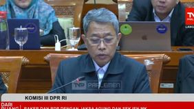 Mahkamah Konstitusi (MK) mengajukan usulan tambahan anggaran sebesar Rp67 miliar untuk tahun 2027. Jika usulan tersebut disetujui, total kebutuhan anggaran MK menjadi Rp427,8 miliar.

