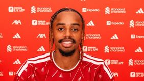 Liverpool pada Senin resmi mendatangkan penyerang timnas Prancis Bradley Barcola dari Paris Saint-Germain di Liga Prancis.