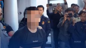 Kapolrestabes Bandung Kombes Pol Dedi Supriyadi mengatakan SDS ditangkap saat melarikan diri dan dalam perjalanan menuju Kota Palembang.
