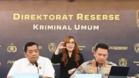 Polda Metro Jaya menetapkan 47 orang sebagai tersangka dalam perkara dugaan kerusuhan yang melibatkan perusakan fasilitas umum dan penganiayaan saat aksi penyampaian pendapat di sekitar Gedung DPR/MPR RI, Senayan, Jakarta, Kamis, 27 Agustus 2026.