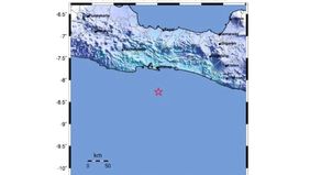 Gempa bumi bermagnitudo 5,3 mengguncang wilayah selatan Kabupaten Cilacap, Jawa Tengah, pada Jumat, 4 September 2026. Badan Meteorologi, Klimatologi, dan Geofisika (BMKG) menyebut gempa tersebut dipicu aktivitas subduksi Lempeng Indo-Australia yang m