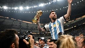 Seluruh pertandingan Liga Argentina akhir pekan ini akan dihentikan sejenak pada menit ke-10. Asosiasi Sepak Bola Argentina (AFA) mengambil langkah khusus ini untuk memberi penghormatan kepada Lionel Messi.