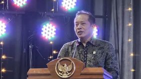 Menteri Koperasi Ferry Juliantono menyatakan Peraturan Presiden (Perpres) tentang operasionalisasi Koperasi Desa/Kelurahan Merah Putih (KDKMP) akan segera diterbitkan. Aturan tersebut disiapkan sebagai landasan hukum untuk memperjelas tugas, fungsi, 