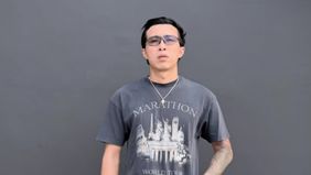 dr. Tirta Mandira Hudhi, memberikan peringatan serta panduan bagi masyarakat di wilayah Jabodetabek, Jawa Barat, dan sekitarnya yang terdampak sebaran abu vulkanik dari aktivitas Gunung Anak Krakatau. Ia menekankan pentingnya langkah preventif guna m