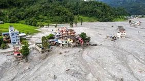 Seorang perempuan berusia 64 tahun di Nepal berhasil diselamatkan setelah bertahan selama 10 hari di bawah reruntuhan bangunan yang terdampak banjir bandang. Informasi tersebut dilaporkan Kathmandu Post pada Sabtu, 5 September 2026, dengan mengutip k