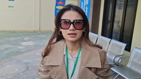 Pesinetron Raisya Bawazier akhirnya muncul di hadapan publik saat menghadiri sidang perdana perceraiannya dengan sang suami, Muhammad Zidan. Persidangan tersebut digelar di Pengadilan Agama Jakarta Pusat pada Selasa, 8 September 2026.
