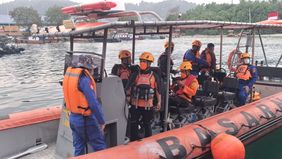 Kepolisian memperkuat operasi pencarian terhadap delapan orang yang dilaporkan hilang kontak saat berlayar dari Pantai Carita, Kabupaten Pandeglang, Banten, menuju kawasan Gunung Anak Krakatau (GAK), Selat Sunda.

