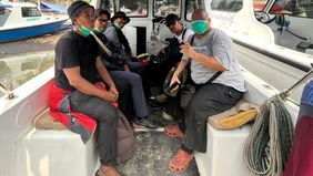 Mereka hilang saat hendak melakukan peliputan erupsi Gunung Anak Krakatau