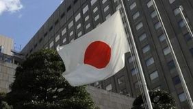 Jumlah penduduk Jepang yang telah berusia 100 tahun atau lebih mencatat rekor baru. Untuk pertama kalinya, populasi centenarian di Negeri Sakura tersebut menembus angka 100 ribu orang.