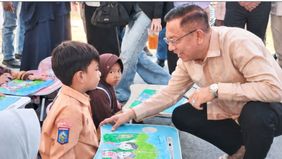 BAKTI Komdigi bekerja sama dengan Nusantara TV menyelenggarakan sosialisasi dan edukasi literasi digital bertajuk &ldquo;Bijak Berkonektivitas&rdquo; di Kantor Kecamatan Rasanae Barat, Kota Bima, Sabtu, 12 September 2026. Kegiatan ini bertujuan meningkatkan kesa