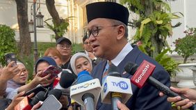 CEO Danantara Indonesia Rosan Roeslani memastikan proses pengalihan pengelolaan PT Kereta Cepat Indonesia China (KCIC) atau Whoosh kepada Kementerian Keuangan (Kemenkeu) tetap dilanjutkan . 