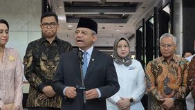 Menteri Keuangan (Menkeu) Suahasil Nazara meminta Direktorat Jenderal Bea dan Cukai (DJBC) terus memperkuat penindakan terhadap berbagai kegiatan ilegal, termasuk peredaran rokok ilegal.
