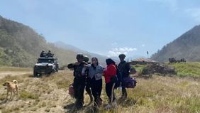 Pangkoops TNI Habema Brigjen TNI Riyanto memerintahkan bantuan evakuasi udara terhadap Ibu Sinta Bilolo, istri almarhum Aris sanda, dari Distrik Mbua menuju Wamena