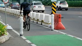 Pemerintah Provinsi (Pemprov) DKI Jakarta memutuskan jalur sepeda di Jakarta tetap dipertahankan. Meski demikian, sejumlah ruas akan dievaluasi untuk memastikan keberadaan fasilitas tersebut benar-benar mendukung mobilitas warga dan keselamatan pengg