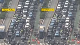 Menjelang aksi demo buruh, arus lalu lintas di Jalan Jenderal Sudirman arah Bundaran HI, Jakarta Pusat, terpantau mengalami kepadatan siang ini, Kamis (24/9/2026)