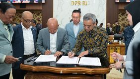 Menteri Keuangan (Menkeu) Suahasil Nazara menegaskan komitmen Pemerintah untuk menjaga kebijakan fiskal 2027 tetap ekspansif sekaligus kredibel dalam menghadapi dinamika perekonomian global. 
