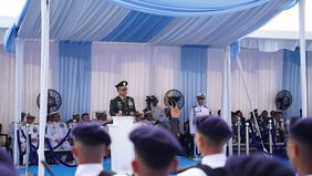 Panglima TNI Jenderal TNI Agus Subiyanto memimpin Upacara Shipnaming dan Pengukuhan Komandan KRI Sriwijaya-100, bertempat di Dermaga 107, Pelabuhan Tanjung Priok, Jakarta Utara, Kamis, 24 September 2026. 