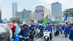 Ribuan massa aksi unjuk rasa buruh membubarkan diri dari kawasan Jalan Jenderal Sudirman, Jakarta Pusat, pada Kamis, 24 September 2026 siang.
