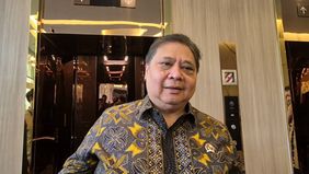 Menteri Koordinator Bidang Perekonomian Airlangga Hartarto buka suara terkait nilai tukar rupiah semakin mendekati level Rp18.000 per dolar AS.

