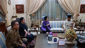 Wakil Ketua DPR RI Sufmi Dasco Ahmad bergurau soal pembahasan dalam pertemuan Prabowo dengan Megawati
