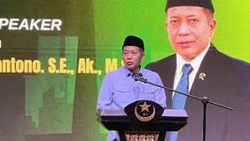 Menteri Koperasi Ferry Juliantono memberikan sambutan dalam diskusi publik Pra Kongres Nasional Syarikat Islam di Jakarta, Senin, 5 Oktober 2026.