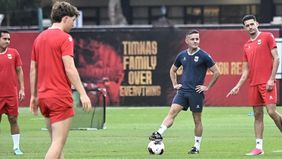 Pelatih Timnas Indonesia John Herdman mengungkap kondisi Thom Haye yang dipastikan absen saat menghadapi Bangladesh pada pertandingan terakhir Grup A FIFA ASEAN Cup 2026. Gelandang tersebut harus menjalani hukuman setelah menerima kartu merah ketika 