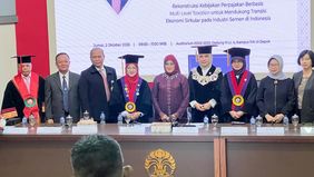 ia berhasil lulus dalam Sidang Terbuka Promosi Doktor Fakultas Ilmu Administrasi Universitas Indonesia