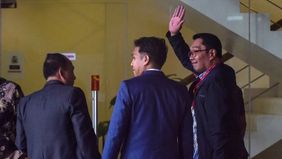  Komisi Pemberantasan Korupsi (KPK) mengungkap alasan pemeriksaan terhadap mantan asisten pribadi (aspri) Gubernur Jawa Barat periode 2018-2023 Ridwan Kamil, Randy Kusumaatmadja, sebagai saksi dalam perkara dugaan korupsi pengadaan iklan Bank BJB.