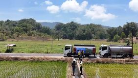 Pemerintah melalui Kementerian Pekerjaan Umum (PU) menegaskan komitmennya untuk tetap siaga di lapangan guna mengawal ketersediaan air bersih dan irigasi hingga musim hujan tiba. 