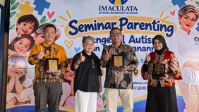 Guru tersebut juga mengajukan permohonan pelatihan bagi tenaga pendidik di sekolahnya agar mereka memiliki pemahaman dan keterampilan yang lebih baik dalam mendampingi anak berkebutuhan khusus.