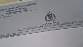Seorang perempuan berinisial LK (26) secara resmi melaporkan kasus dugaan pengeroyokan dan/atau penganiayaan ke Polres Metro Jakarta Selatan terkait insiden kericuhan akibat penggunaan petasan dan kembang api di kawasan Pondok Pinang, Kebayoran Lama,