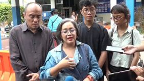 Warga Pondok Pinang, Kebayoran Lama, Jakarta Selatan, Amanda Andono mendatangi Polda Metro Jaya pada Kamis, 8 Oktober 2026.