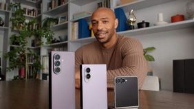 Thierry Henry Resmi Jadi Bagian Dari Kampanye Terbaru Samsung Untuk Memperkenalkan Lini Ponsel Lipat Terbarunya.