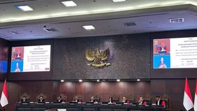 Pian Andreo Halomoan Manurung secara resmi mengadukan sembilan hakim konstitusi ke Majelis Kehormatan Mahkamah Konstitusi (MKMK) atas dugaan pelanggaran kode etik dalam penanganan Perkara Nomor 01/PHPU.PRES-XXIV/2026 yang berkaitan dengan uji persyar