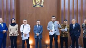 Pemerintah memastikan pengemudi ojek online (ojol) tetap memiliki status sebagai mitra perusahaan aplikasi setelah pemerintah menerbitkan Peraturan Presiden (Perpres) Nomor 27 Tahun 2026 tentang perlindungan ekosistem transportasi berbasis platform.