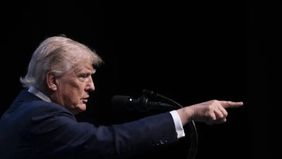 Presiden Amerika Serikat Donald Trump meminta Ukraina memilih pemimpin baru.