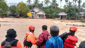 Pemerintah bergerak cepat menangani banjir yang melanda sejumlah wilayah di Kota Padang, Sumatera Barat, setelah hujan berintensitas tinggi mengguyur kawasan tersebut pada Sabtu, 10 Oktober 2026.


