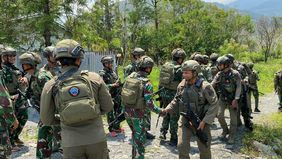 Satgas Kepolisian Operasi Damai Cartenz-2026 bersama Satgas Pamtas RI-PNG Yonif 527/BY menggelar patroli gabungan di Distrik Muara, Kabupaten Puncak Jaya, Papua, Sabtu, 10 Oktober 2026.