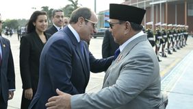 Prabowo Subianto mengantar langsung Presiden Mesir Abdel Fattah El-Sisi menuju Pangkalan TNI Angkatan Udara Halim Perdanakusuma