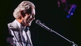 Majelis Ulama Indonesia (MUI) kembali mendesak pemerintah membatalkan rencana konser penyanyi asal Italia, Andrea Bocelli, di Indonesia. Desakan tersebut muncul setelah pemerintah membatalkan rencana konser musisi asal Amerika Serikat, Israel Houghto