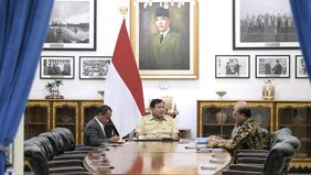 Prabowo Subianto memanggil Menteri Koordinator Bidang Hilirisasi dan Transisi Energi Bahlil Lahadalia untuk menerima laporan sejumlah perkembangan strategis sektor energi dalam pertemuan di Istana Merdeka, Jakarta.